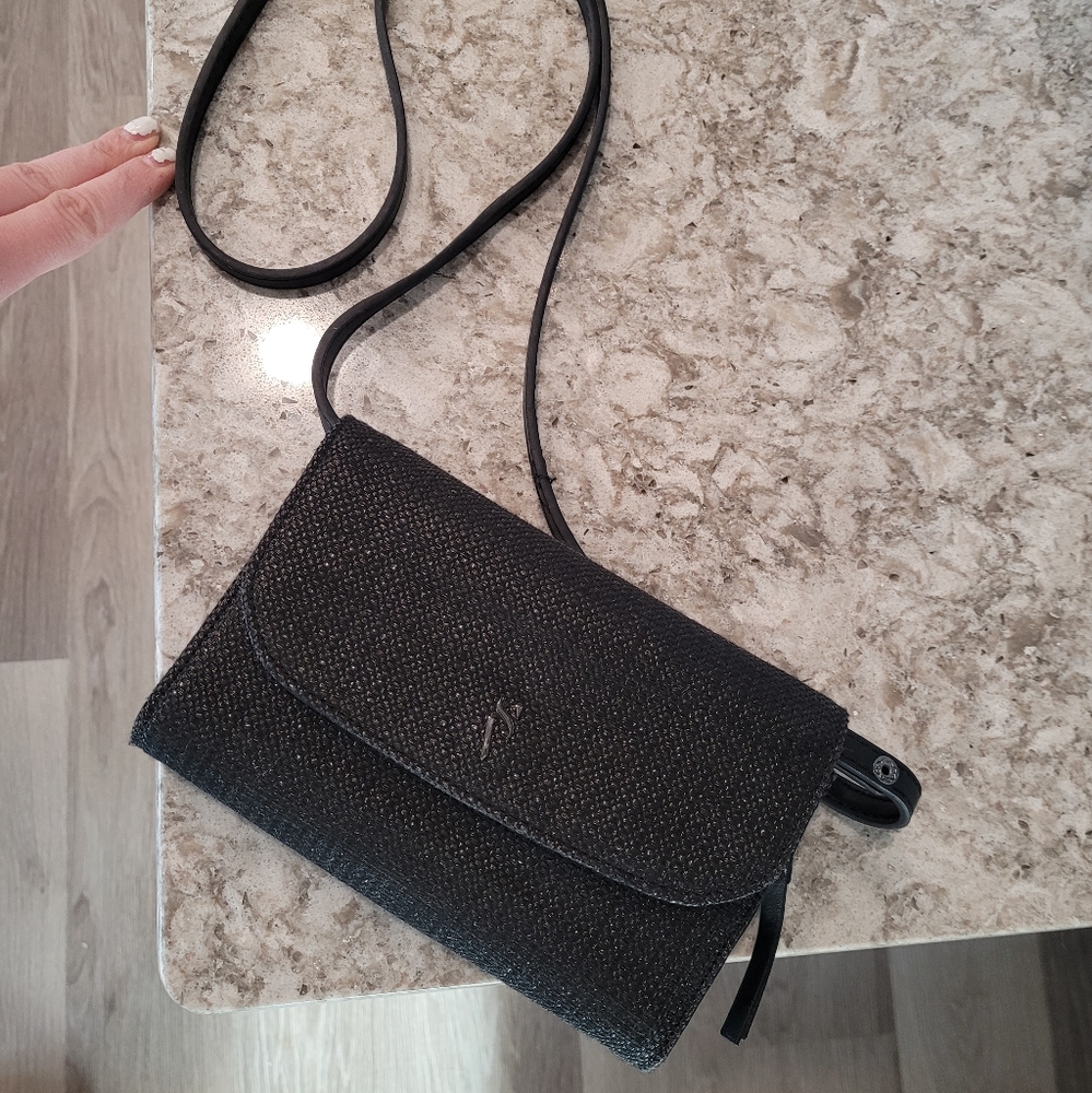 Simply Vera Vera Wang Crossbody